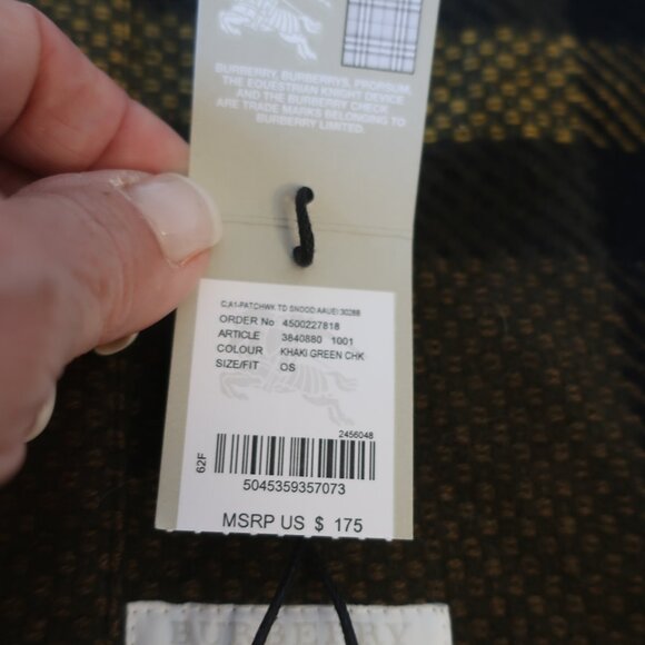 NWT Womens Burberry London Khaki Green Merino Wool Cashmere Plaid Neck Warmer OS - Picture 7 of 9